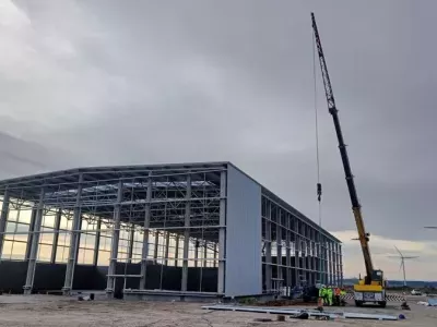 Montaż obudowy ścian hali sortowni - 3