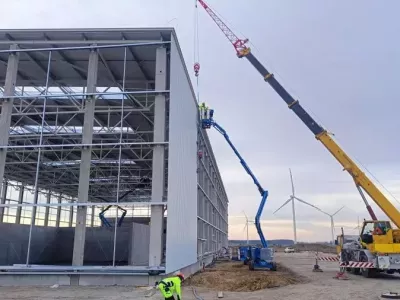 Montaż obudowy ścian hali sortowni - 6